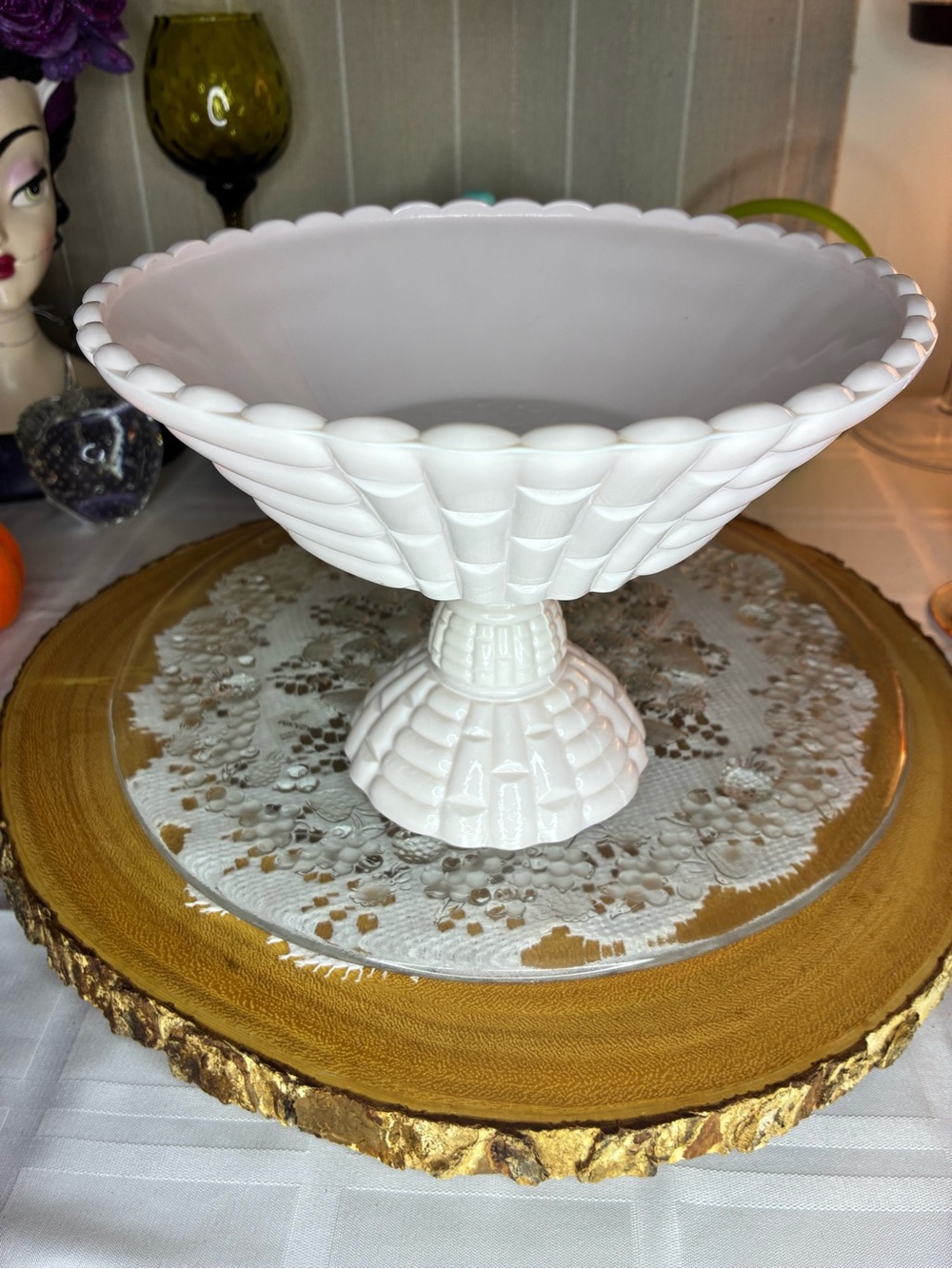 Jeanette glass Louisa shell pink compote pedestal